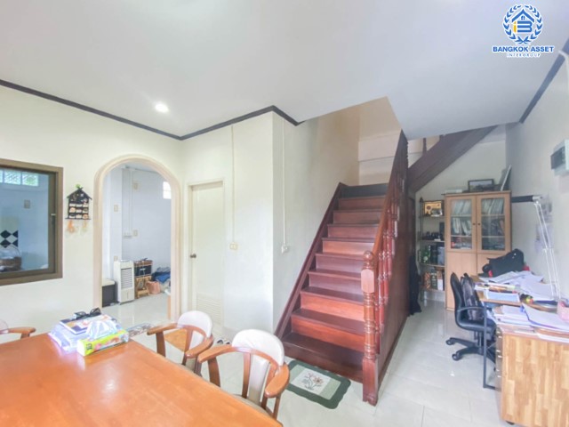 *****บ้านแฝดมือสองย่านนนทบุรี ม.อุดมทรัพย์ บางกรวย-ไทรน้อย หลังมุม! ทำเลดีที่สุดในโครงการ เนื้อที่ 37.1 ตร.ว. ฟังก์ชัน 3 ห้องนอน 2 ห้องน้ำ 1 ที่จอดรถ บ้านพร้อมยู่ ติดสวน บนทำเลเชื่อมต่อถ.ราชพฤกษ์, ถ.บางกรวย-ไทรน้อย ใกล้วงเวียนพระราม5